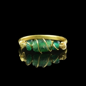 Ring with Roman wire-wrapped green glass beads