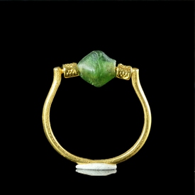 Ring with Roman green glass bead