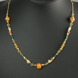 Necklace with Roman multicoloured glass beads