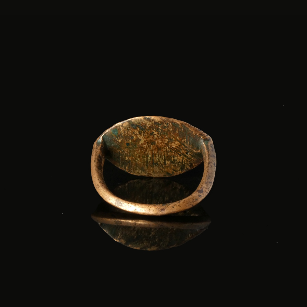 Àncient Greek Hellenistic signet ring with a warrior