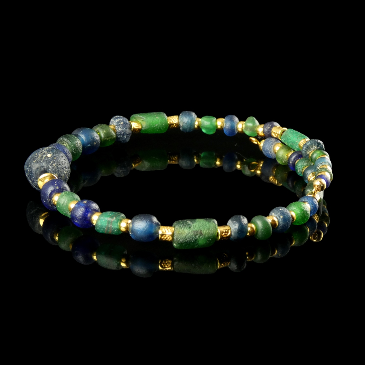 Bracelet with Roman blue and green glass beads