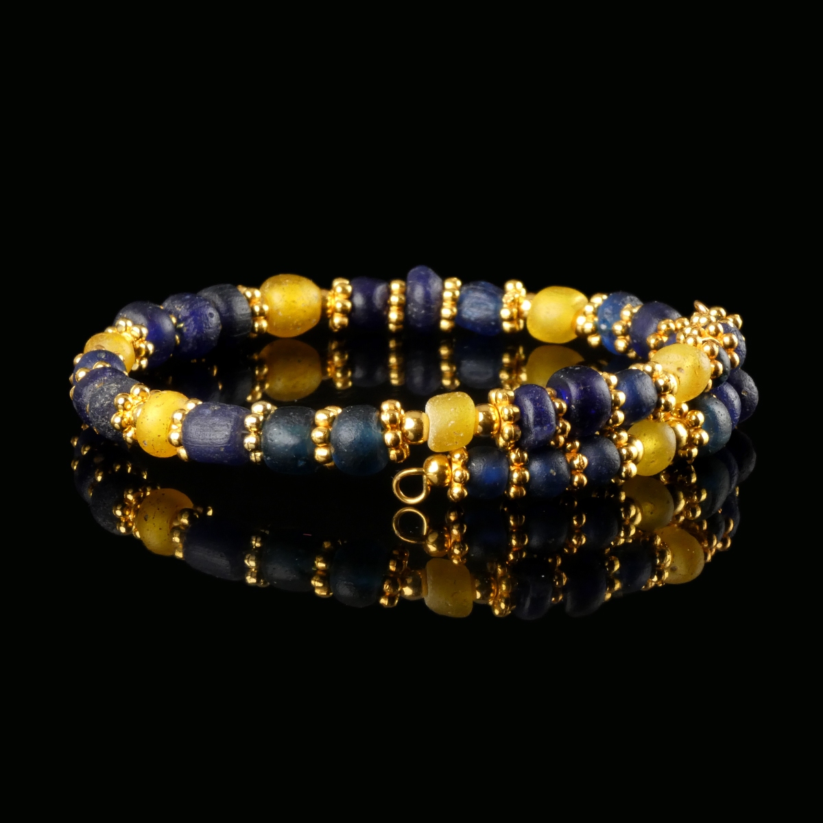 Bracelet with Roman blue and yellow glass beads