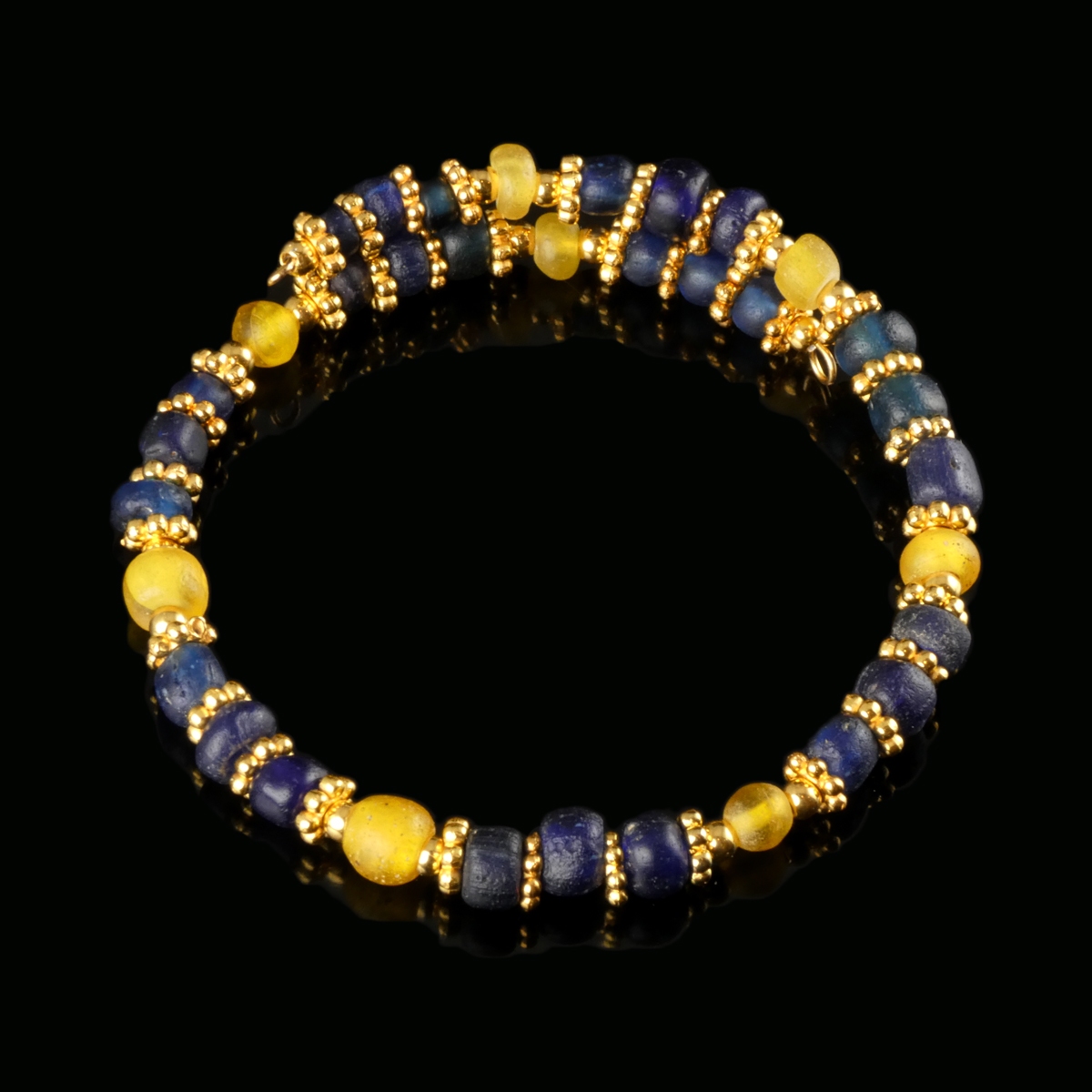 Bracelet with Roman blue and yellow glass beads