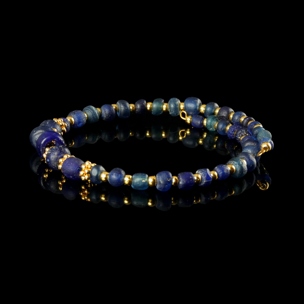 Bracelet with Roman blue glass beads