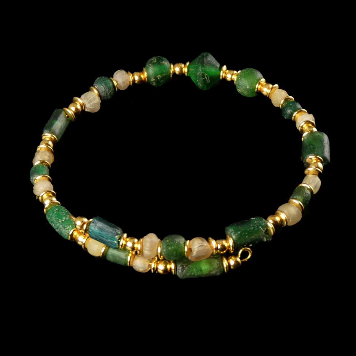 Bracelet with Roman green and semi-translucent glass beads