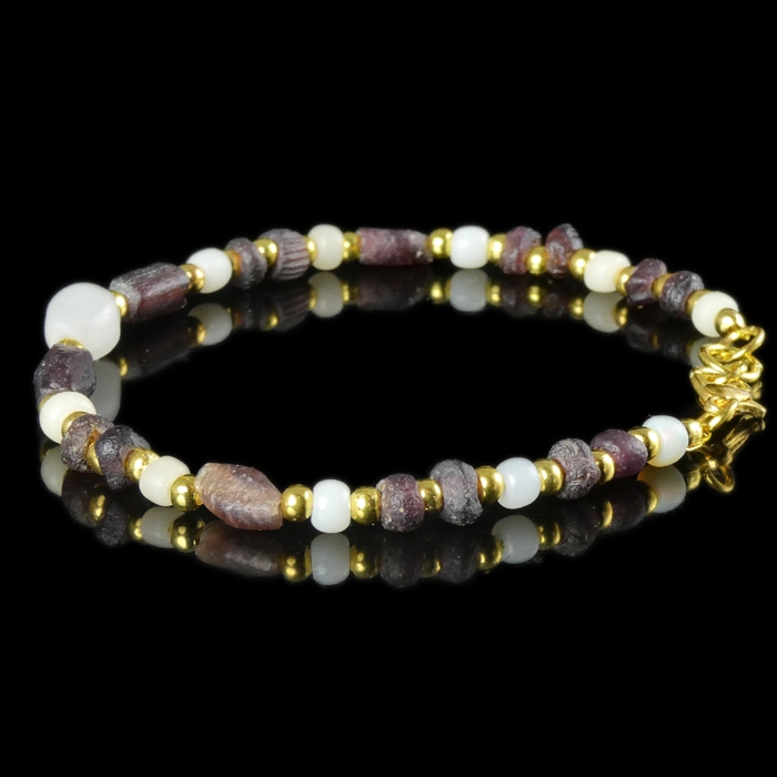 Bracelet with Roman purple and white glass beads