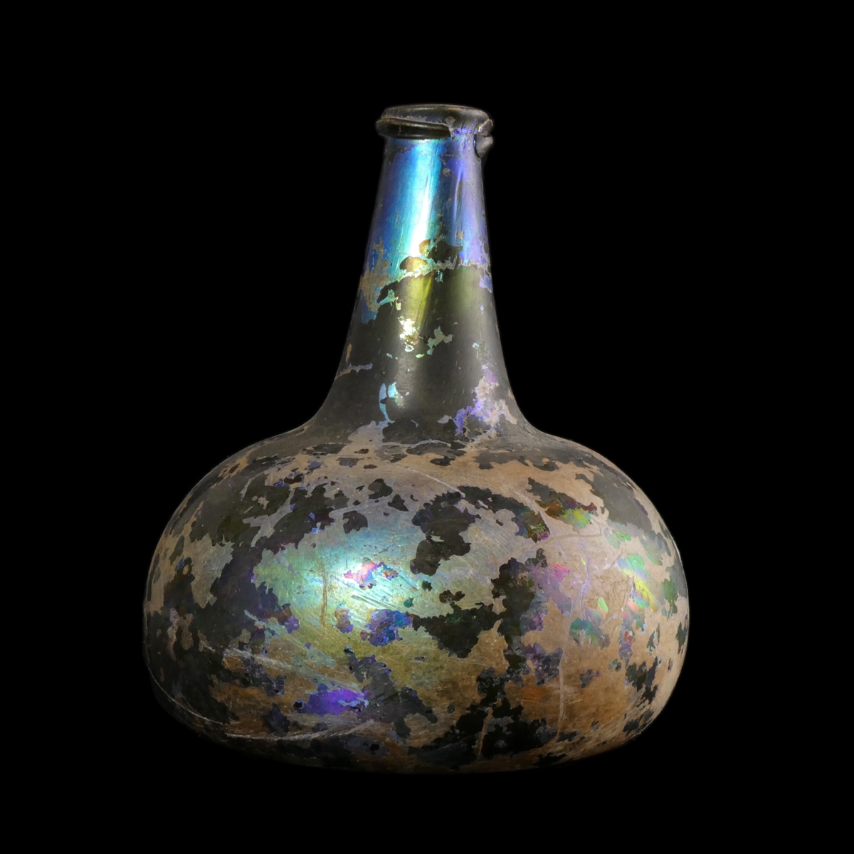 Dutch glass wine bottle (onion bottle or kattekop)