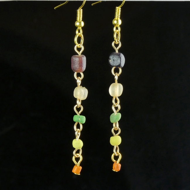 Earrings with Roman multicoloured glass beads