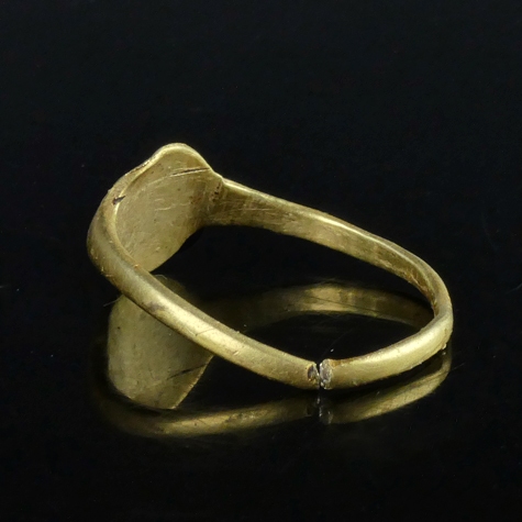 Medieval gold ring with fleur-de-lis