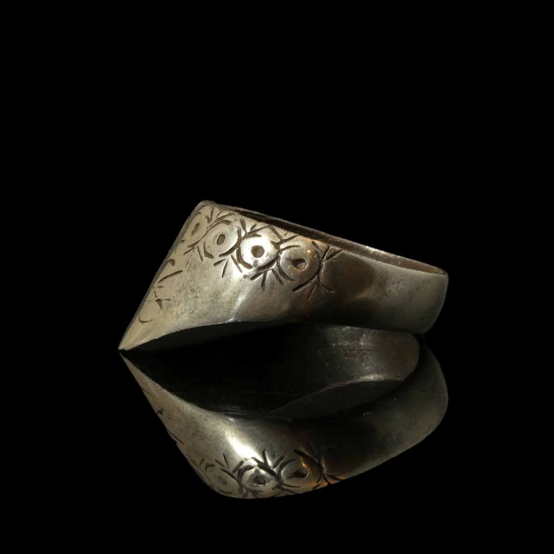 Medieval silver archer thumb ring