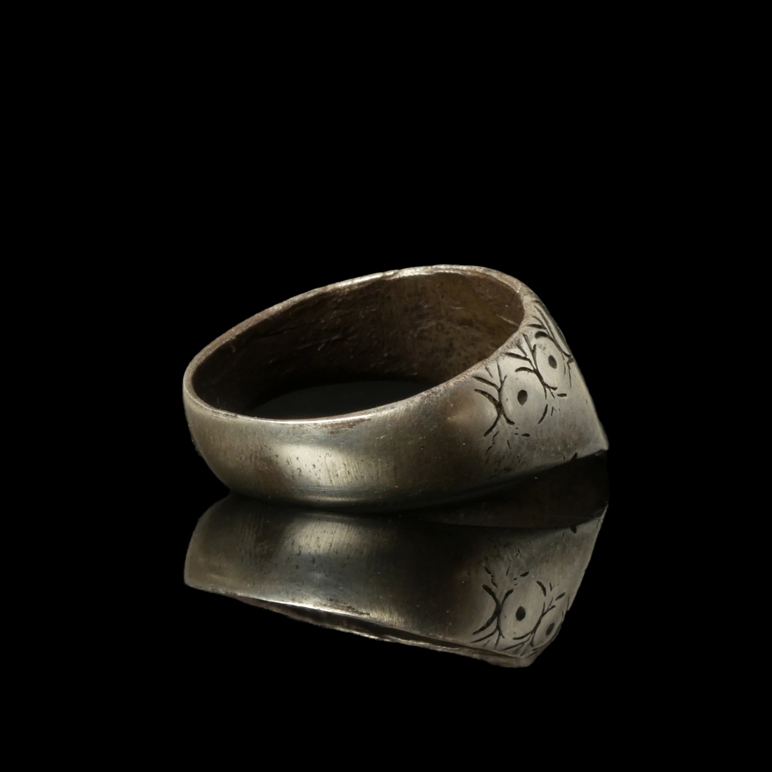 Medieval silver archer thumb ring