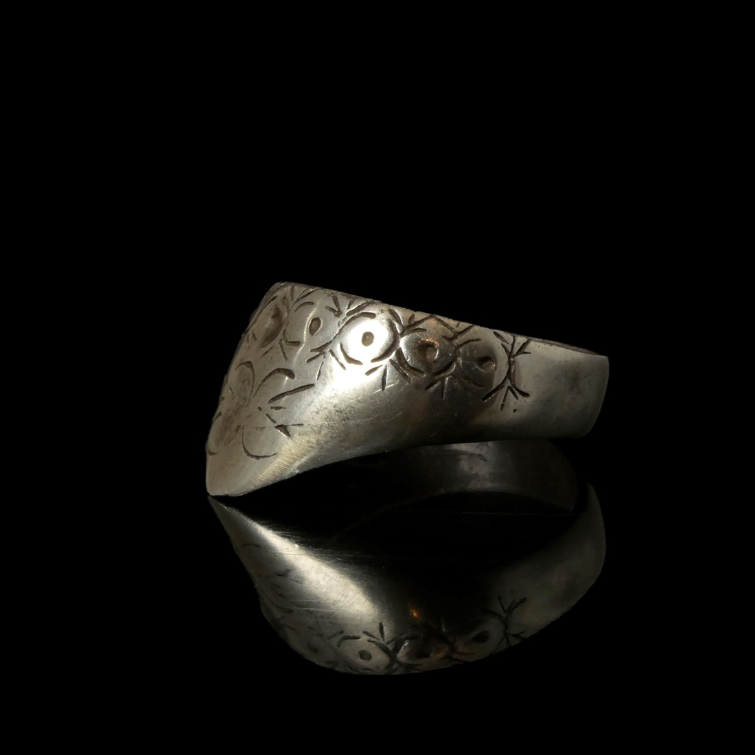 Medieval silver archer thumb ring