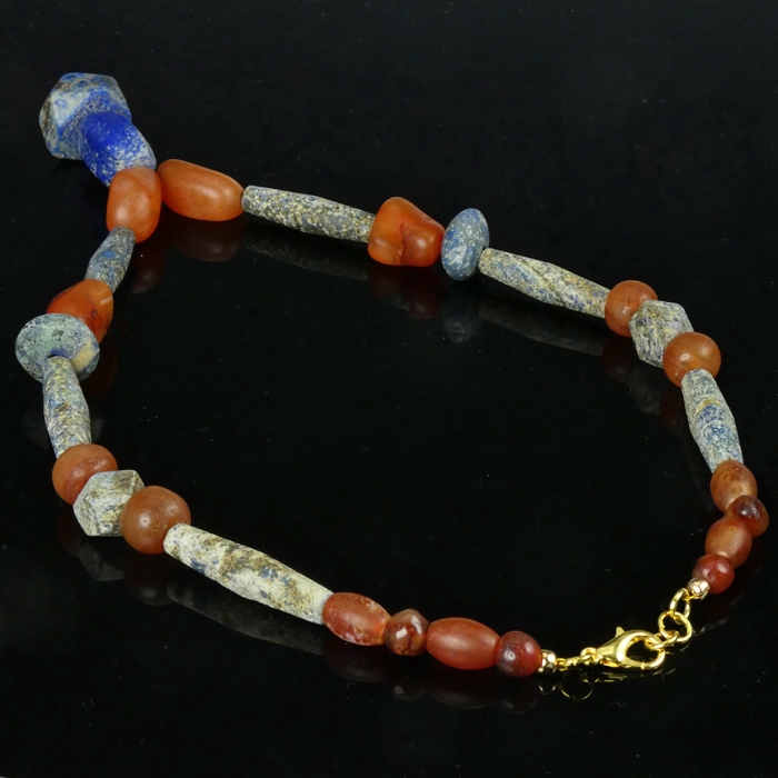 Necklace with ancient lapis lazuli and carnelian beads