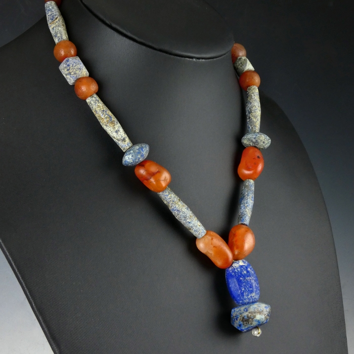 Necklace with ancient lapis lazuli and carnelian beads