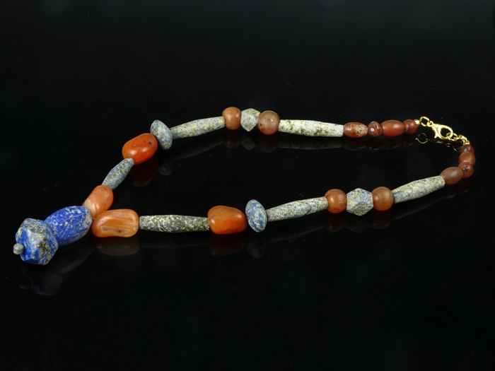 Necklace with ancient lapis lazuli and carnelian beads