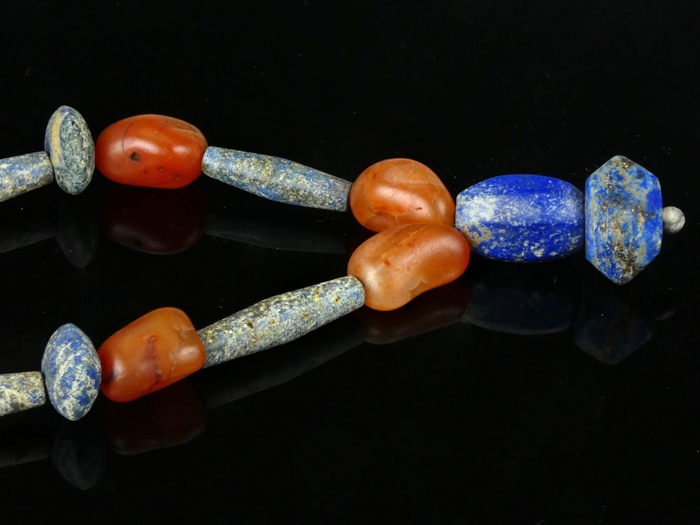 Necklace with ancient lapis lazuli and carnelian beads