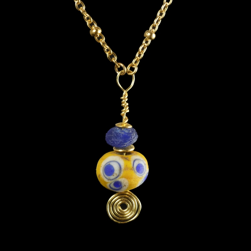 Necklace with Celtic stratified 'Eye' beads