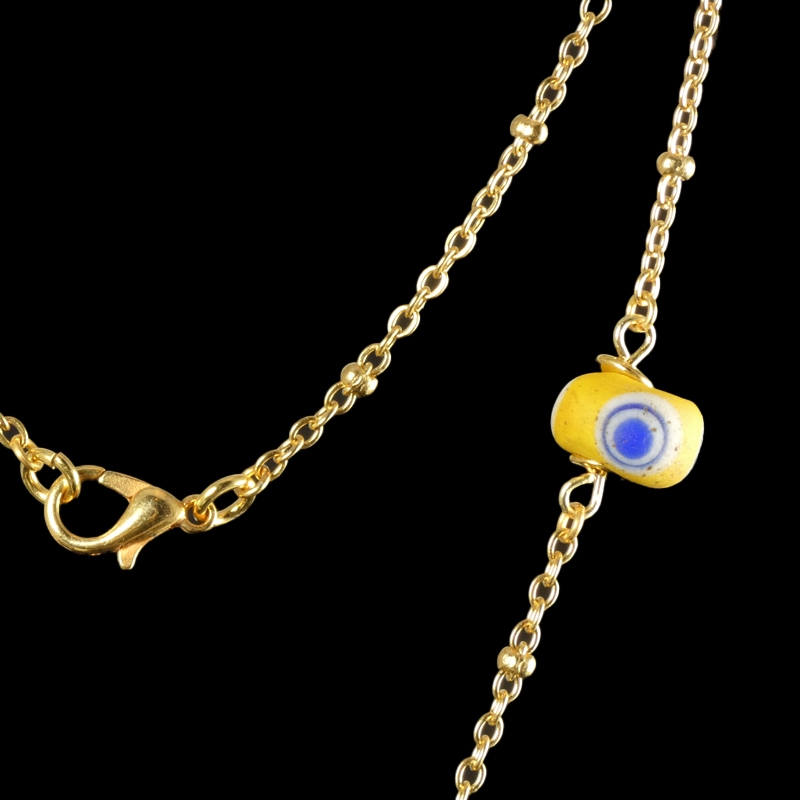 Necklace with Celtic stratified 'Eye' beads