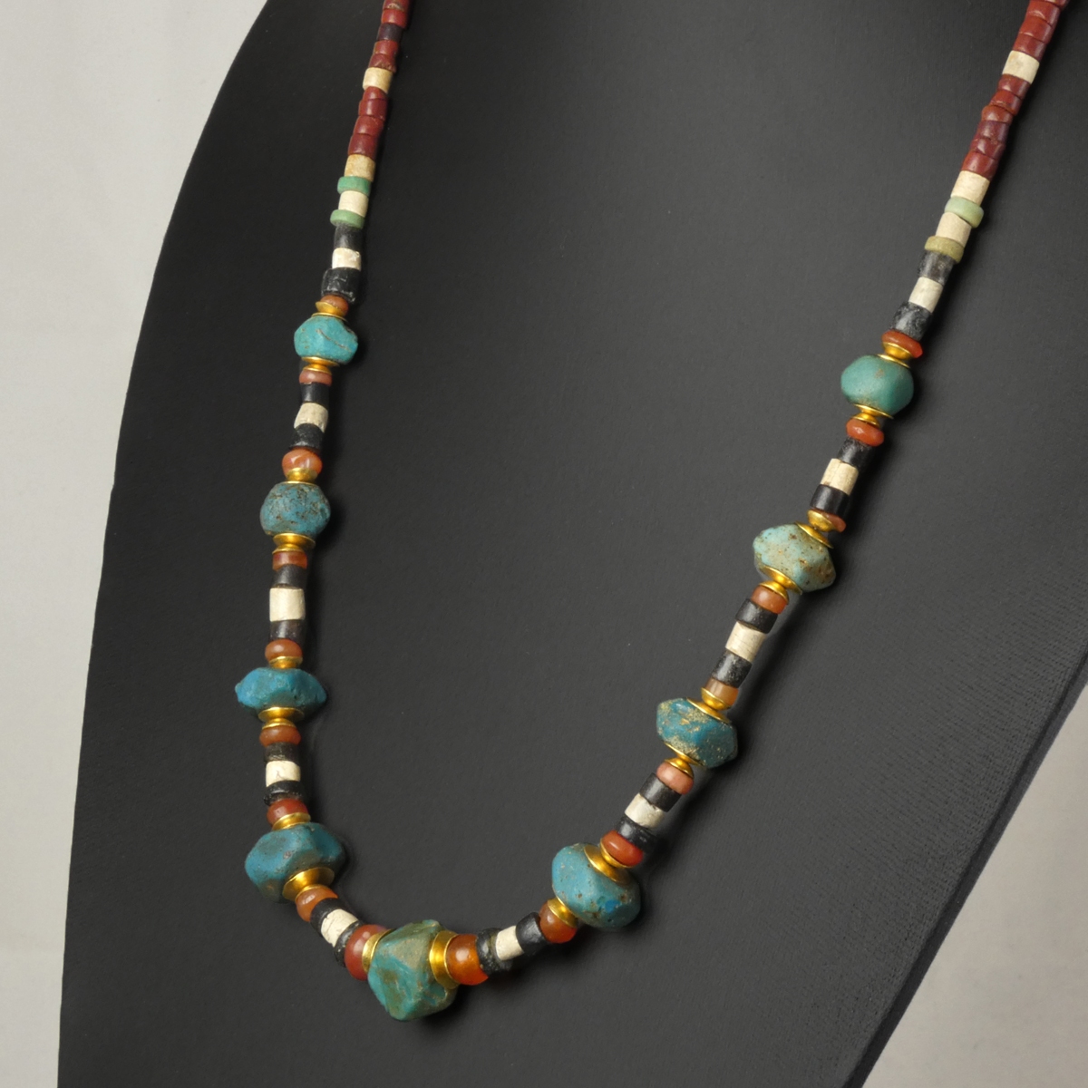 Necklace with Egyptian stone, glass and gold beads