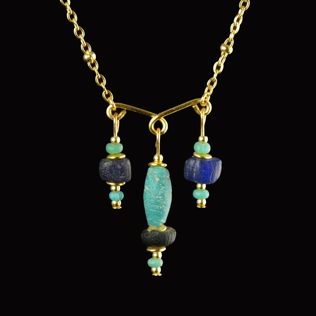 Necklace with Roman blue and turquoise glass beads