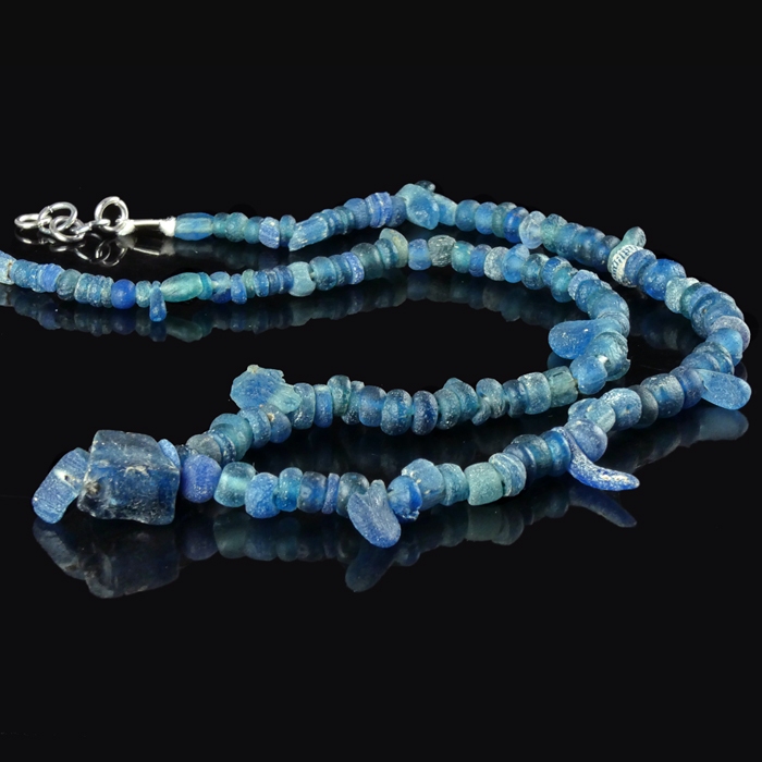 Necklace with Roman blue glass beads