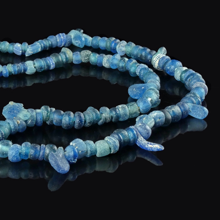 Necklace with Roman blue glass beads