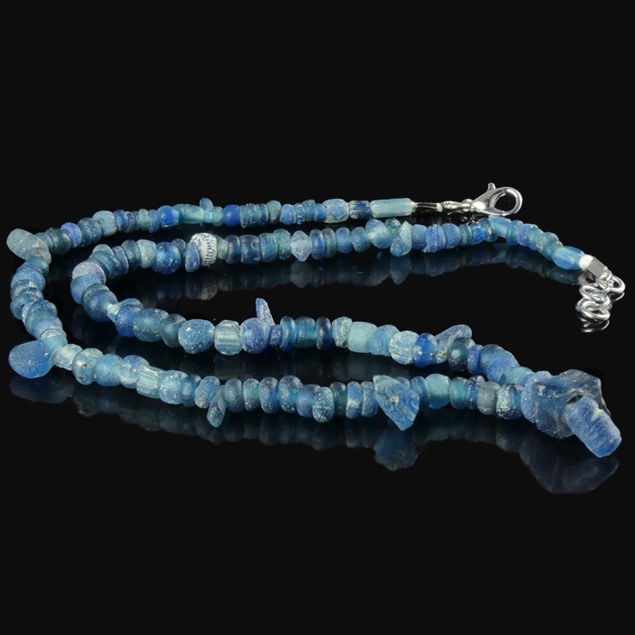 Necklace with Roman blue glass beads