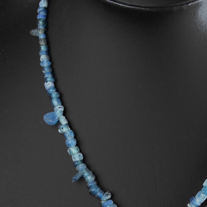 Necklace with Roman blue glass beads