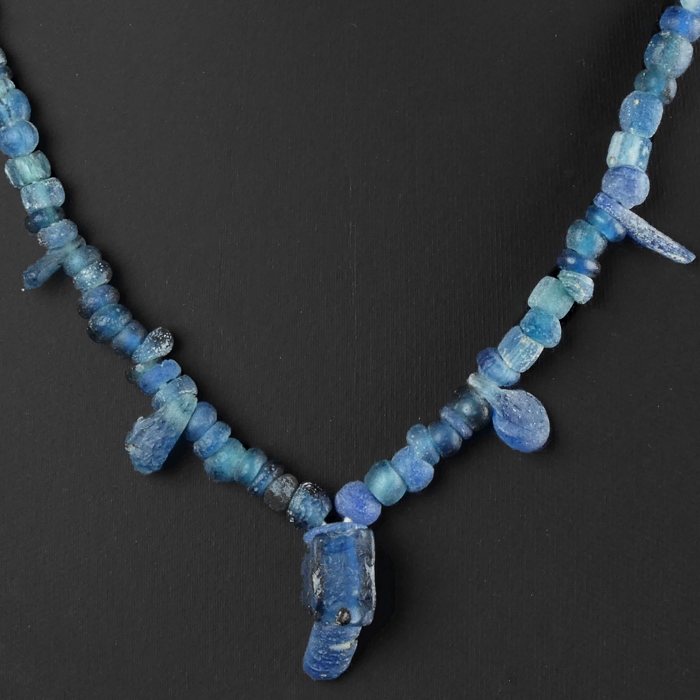 Necklace with Roman blue glass beads