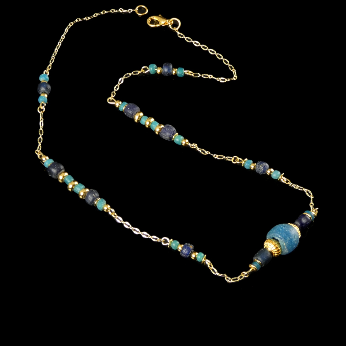 Necklace with Roman blue glass beads