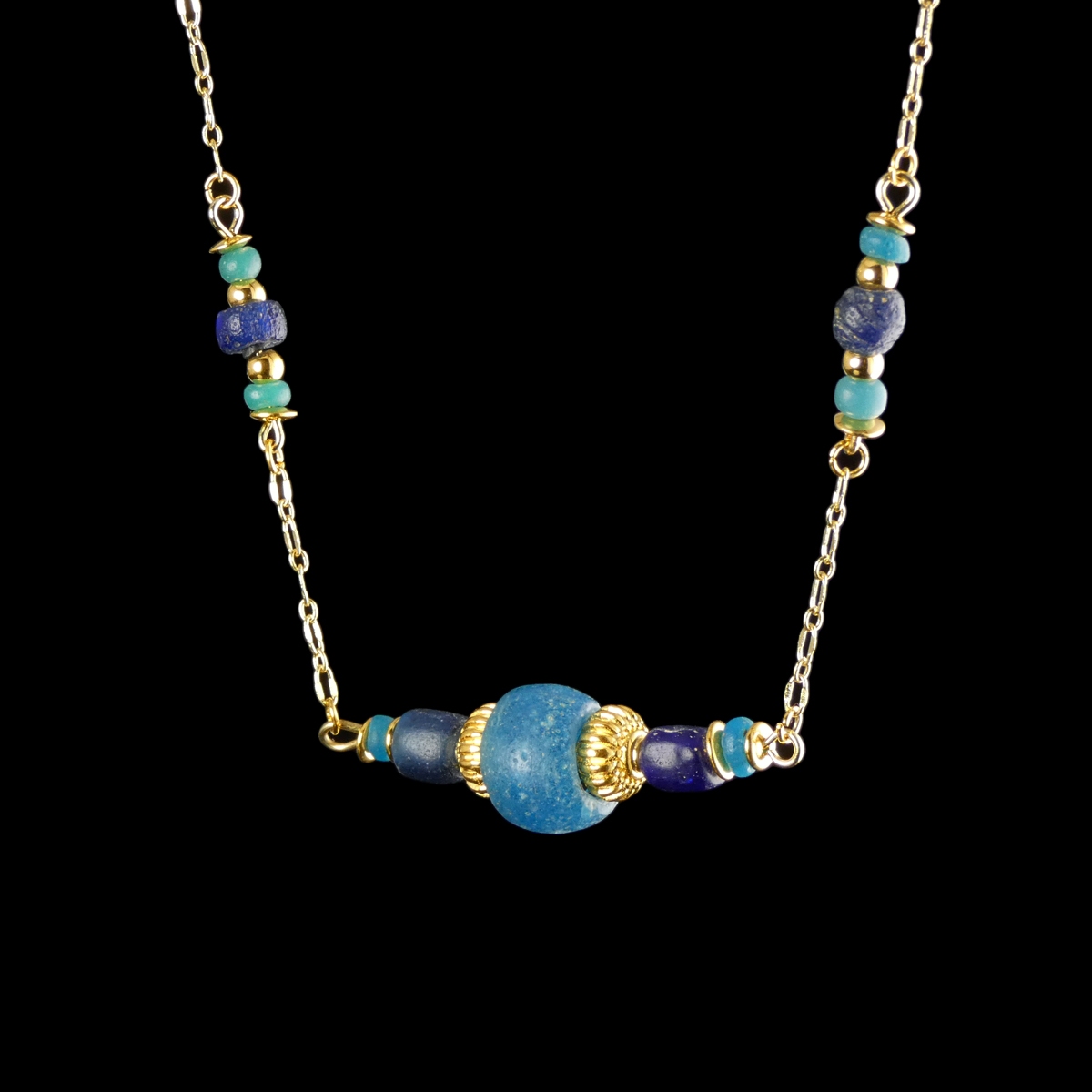 Necklace with Roman blue glass beads