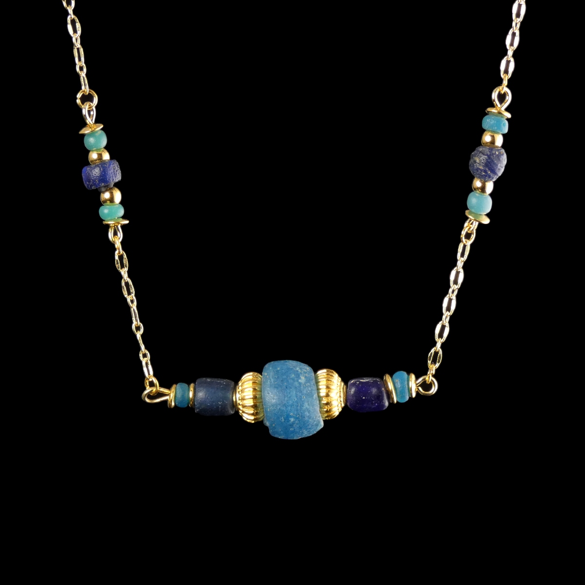 Necklace with Roman blue glass beads