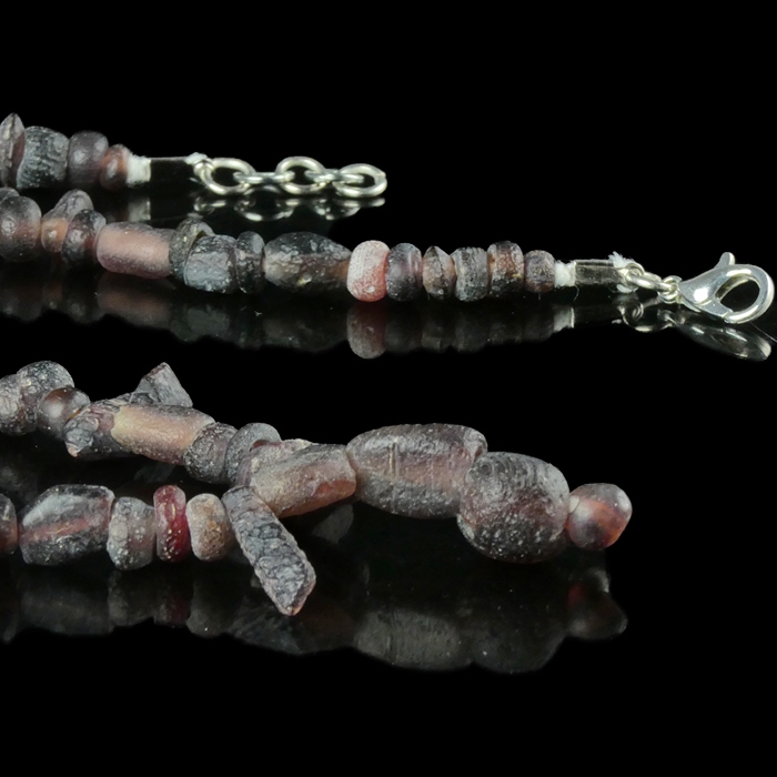 Necklace with Roman purple glass beads