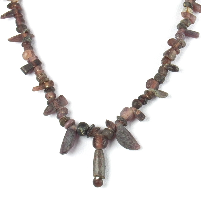 Necklace with Roman purple glass beads