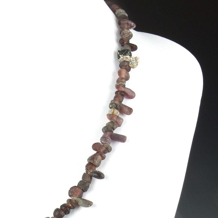 Necklace with Roman purple glass beads