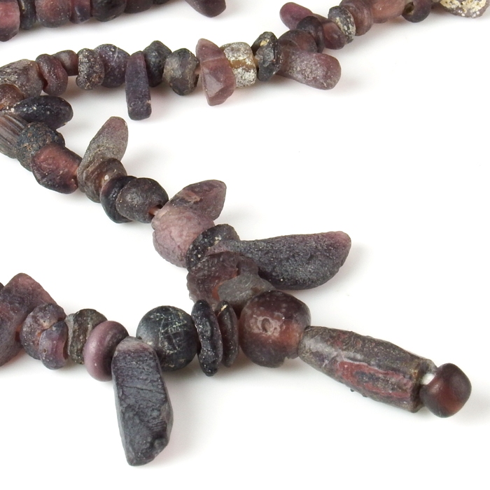 Necklace with Roman purple glass beads