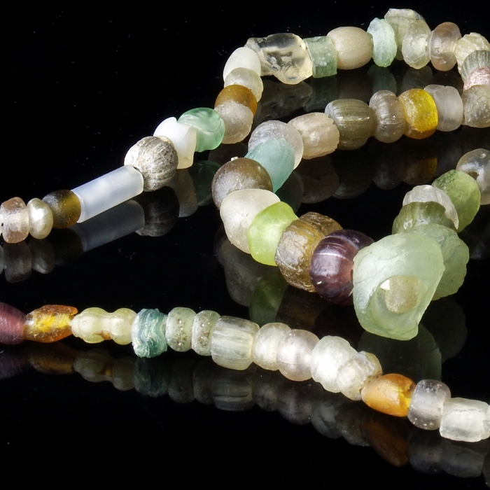 Necklace with Roman semi-translucent glass beads