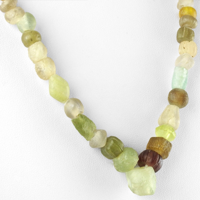 Necklace with Roman semi-translucent glass beads