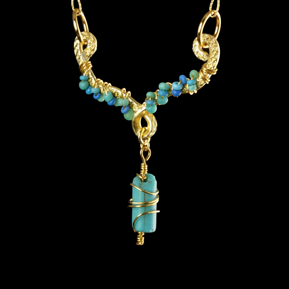 Necklace with Roman wire-wrapped turquoise glass beads