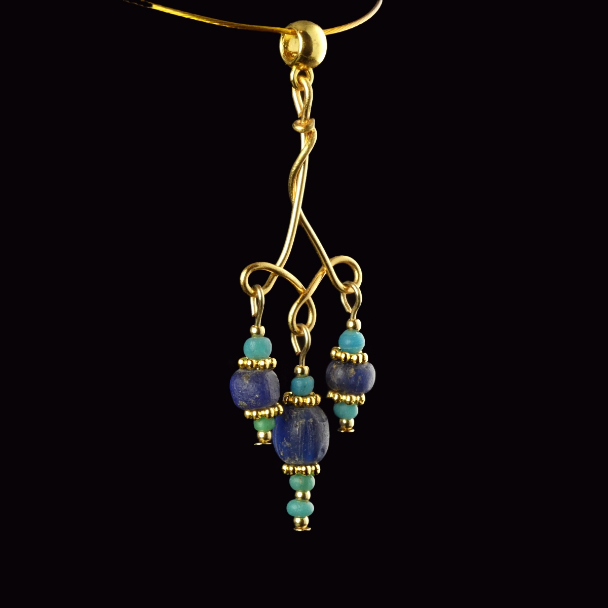 Pendant with Roman blue and turquoise glass beads