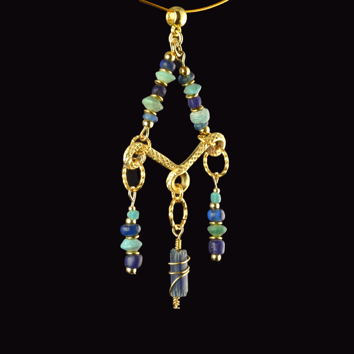 Pendant with Roman blue and turquoise glass beads