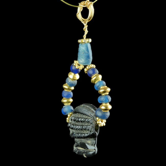 Pendant with Roman blue glass and amulet bead