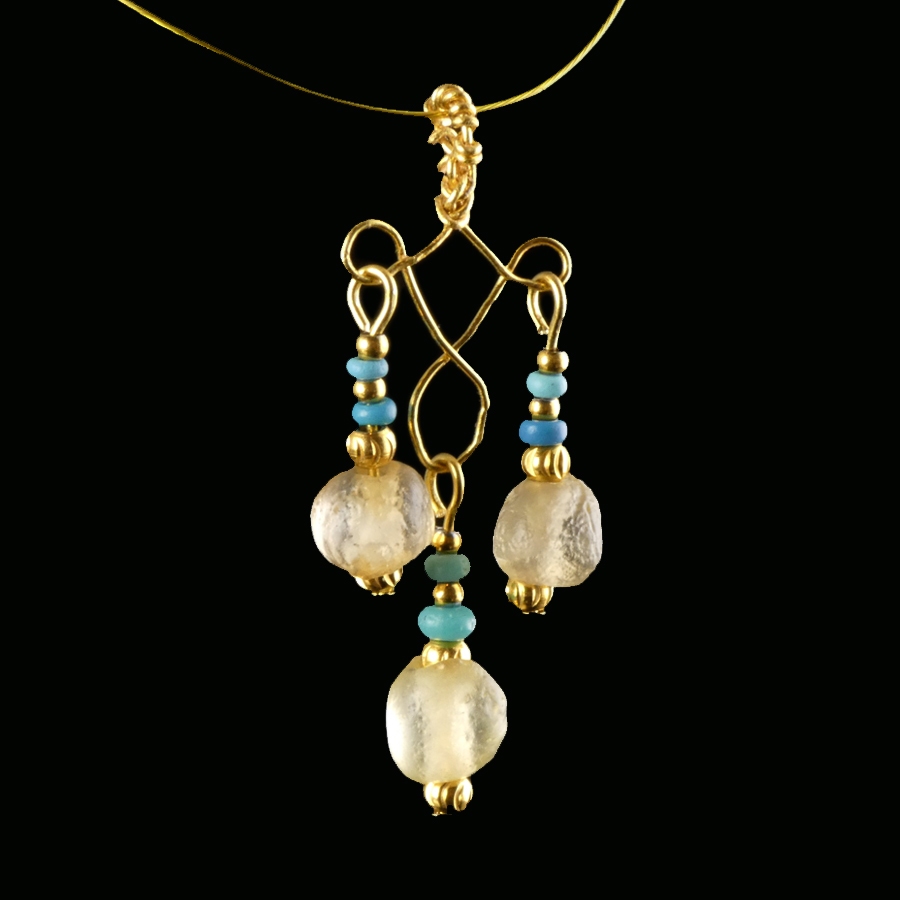 Pendant with Roman turquoise, semi-translucent glass beads