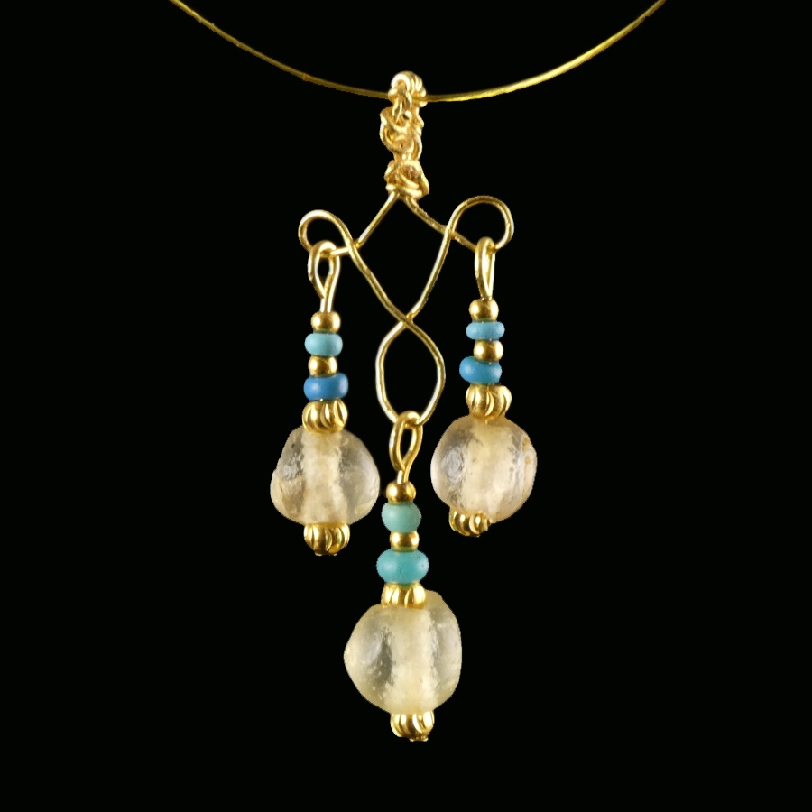 Pendant with Roman turquoise, semi-translucent glass beads