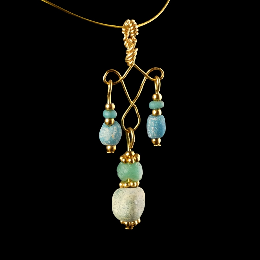 Pendant with Roman turquoise glass beads