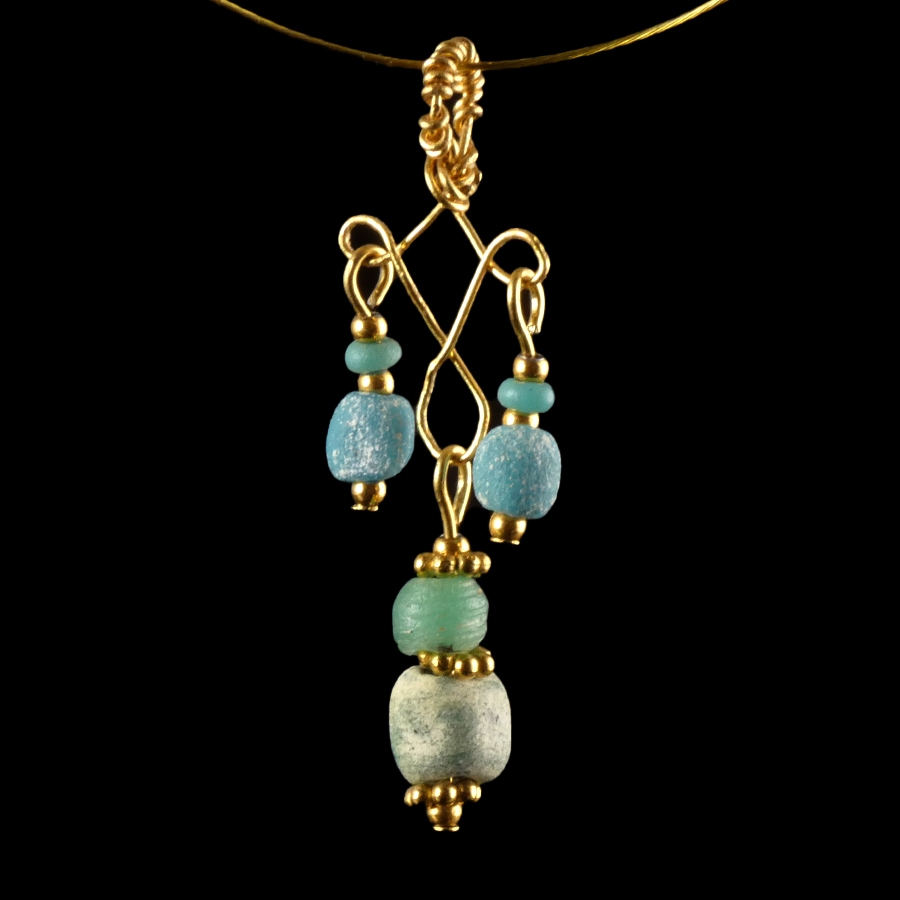 Pendant with Roman turquoise glass beads