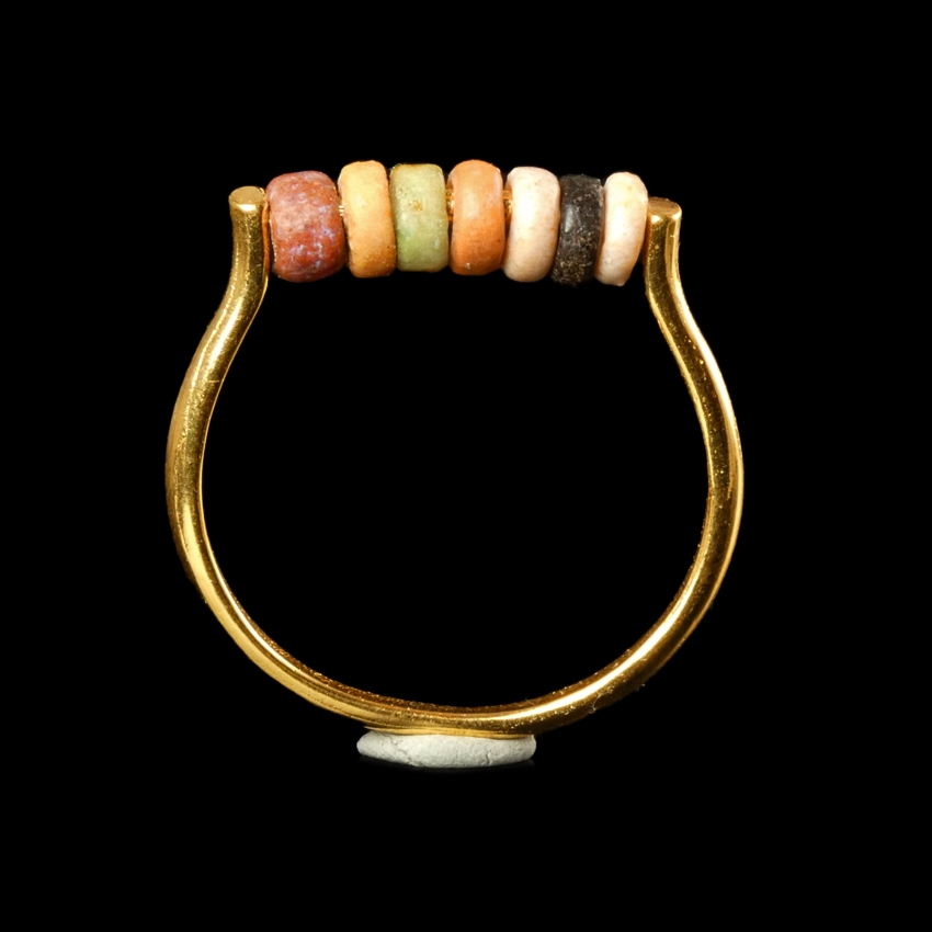 Ring with Egyptian faience beads