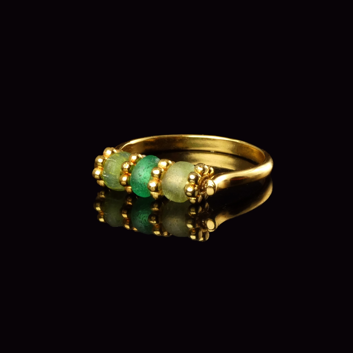 Ring with Roman green glass beads