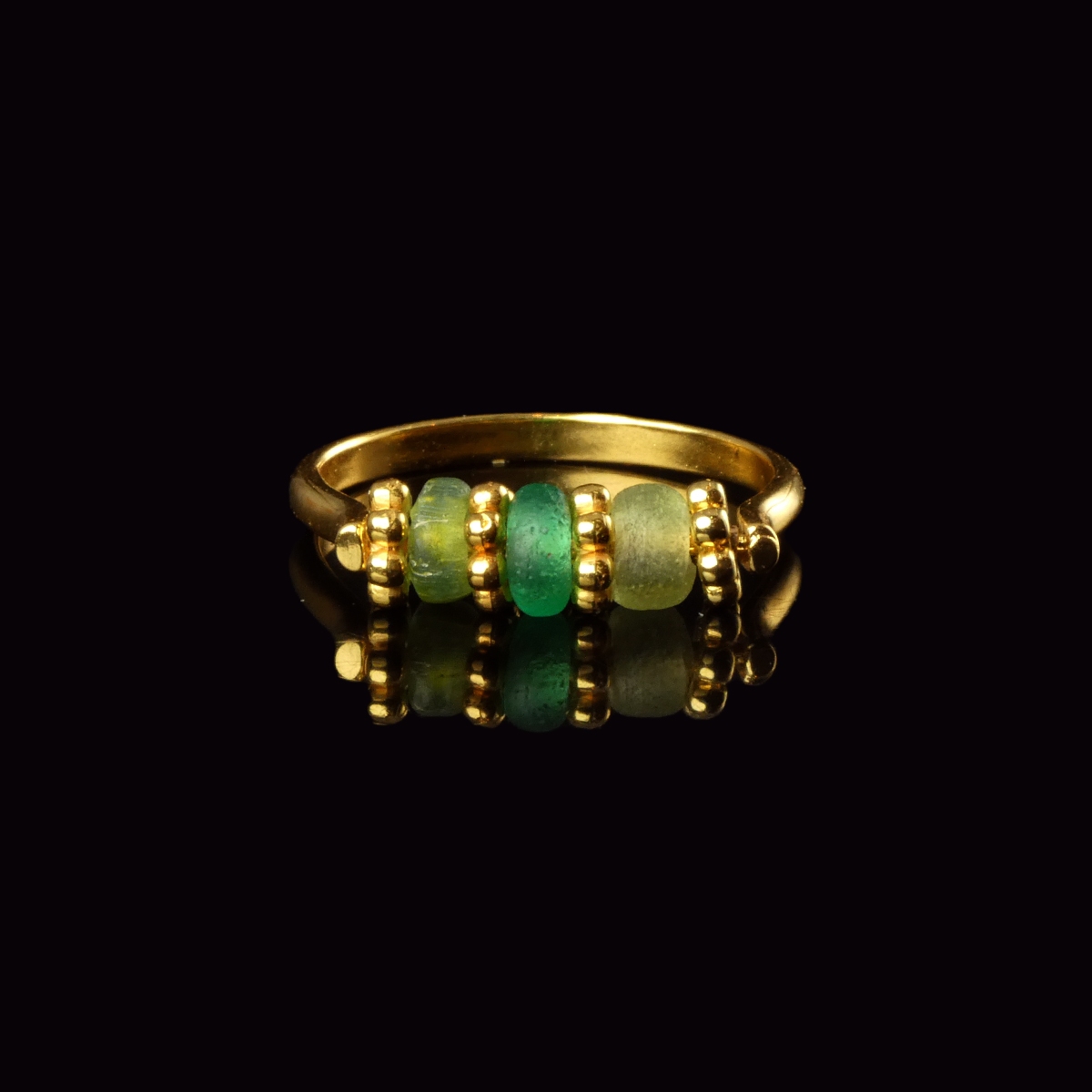 Ring with Roman green glass beads