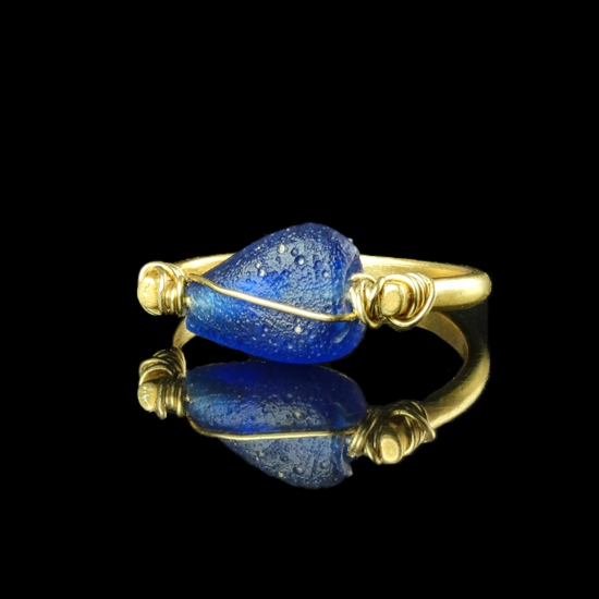 Ring with Roman wire-wrapped blue glass bead